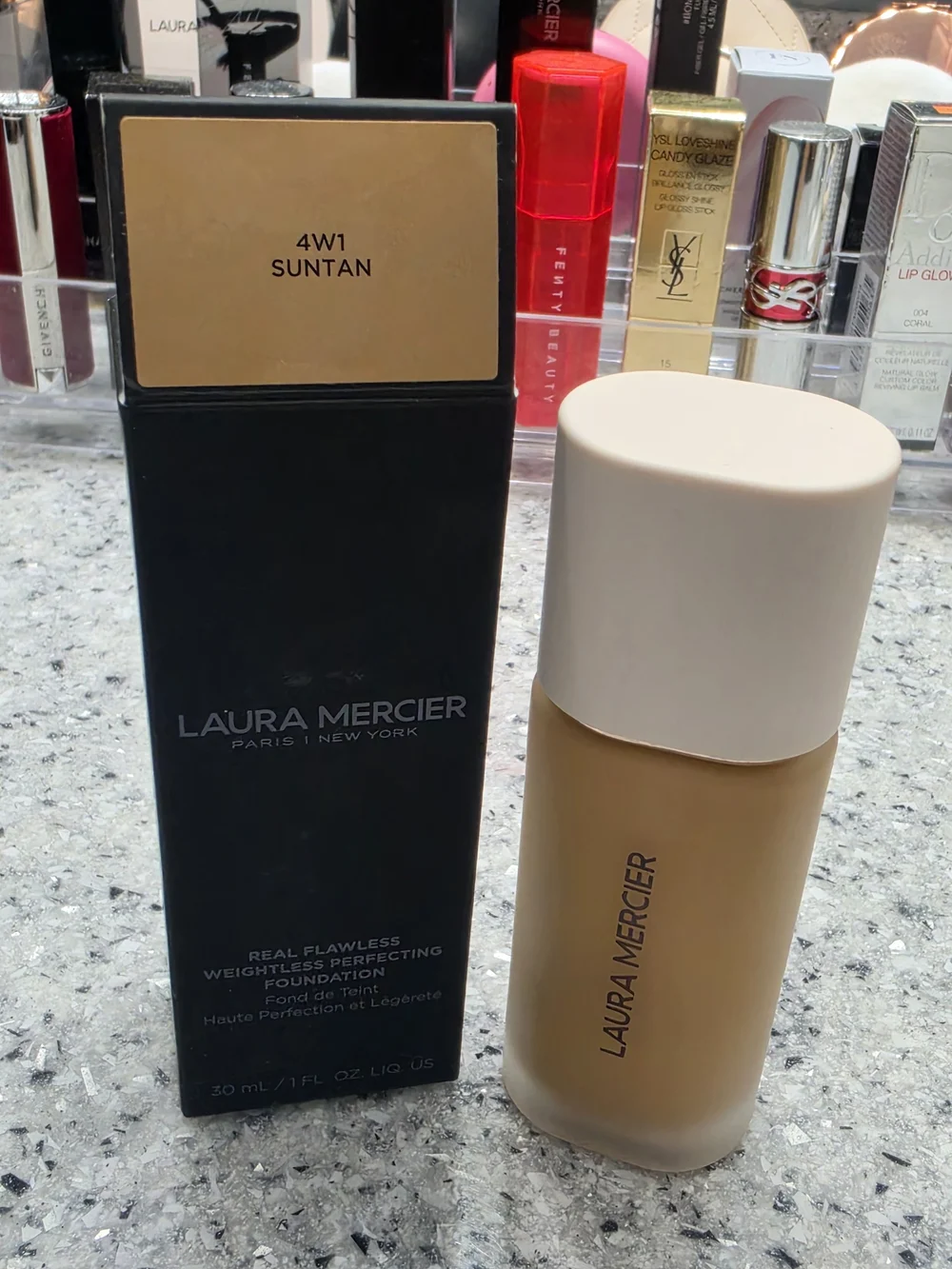 laura mercier Foundation - 4W1 Suntan Warm Tan